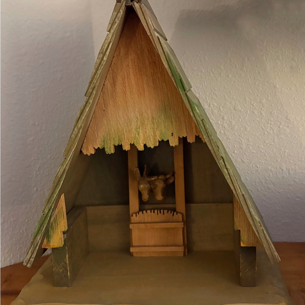 Vintage ANRI Toriart Nativity Stable.